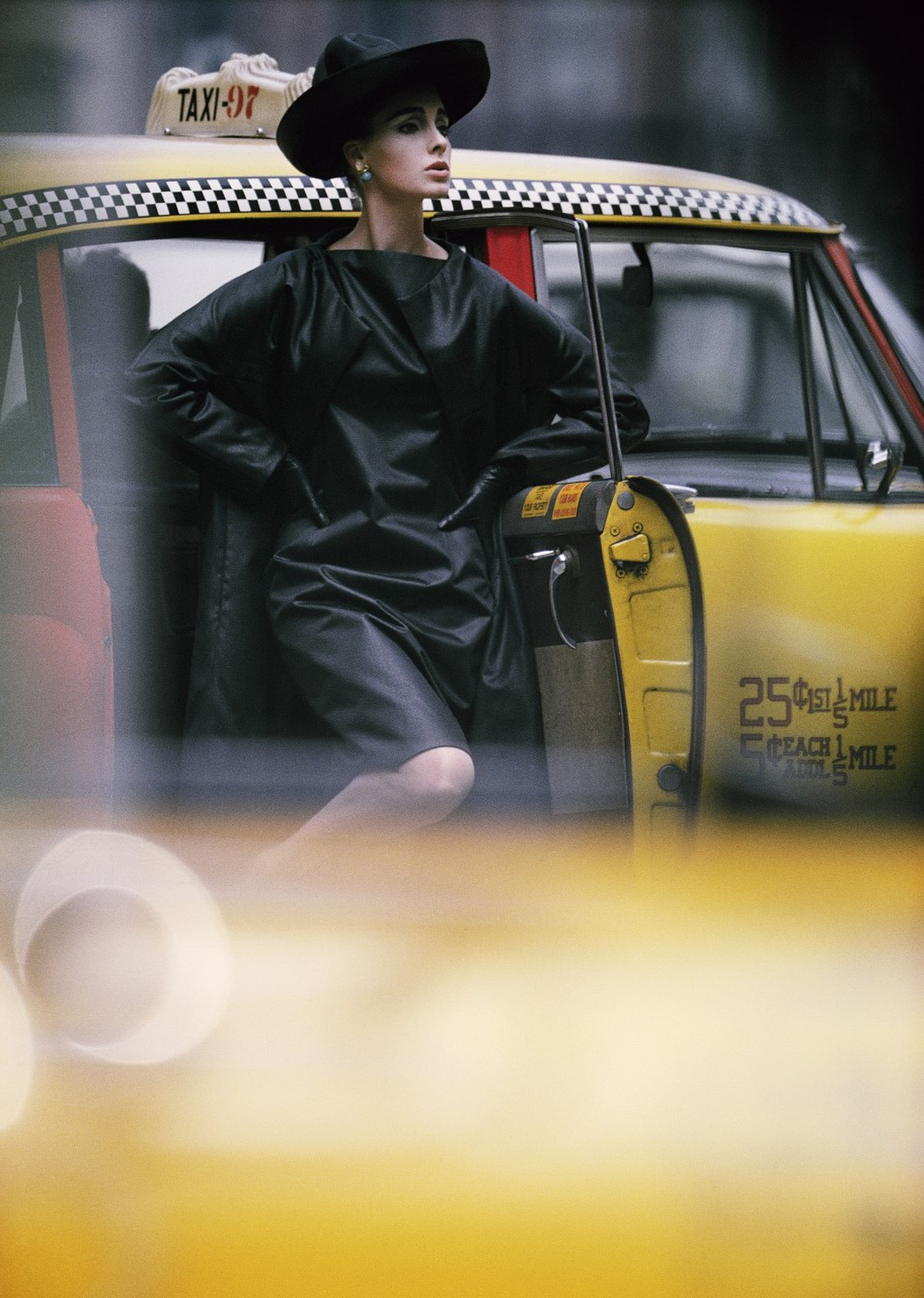 William Klein, Antonia y Yellow Taxi, Nueva York, 1962. © William Klein