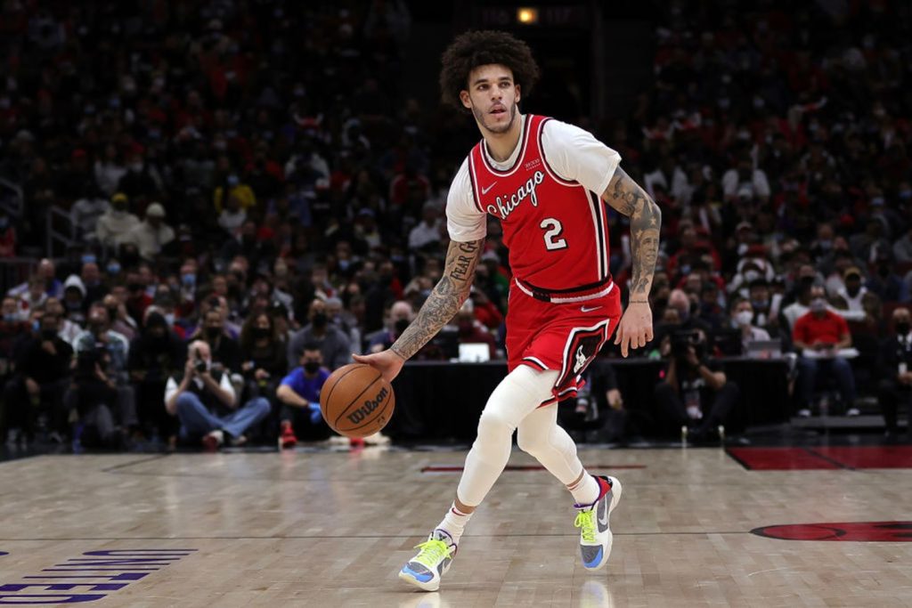 Bulls’ Lonzo Ball fuera de temporada: Fuentes