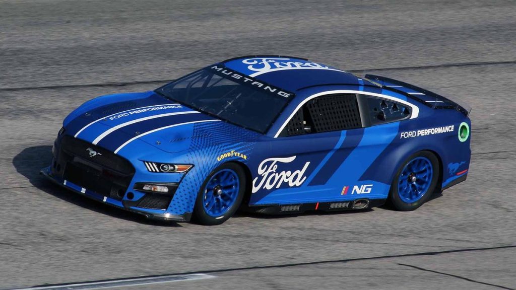 ¿En qué se diferencian los motores de NASCAR de los motores de los autos de calle?