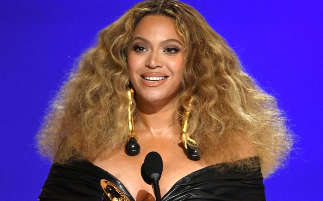 Beyoncé llega a Italia antes de la boda de Kourtney Kardashian y Travis Barker