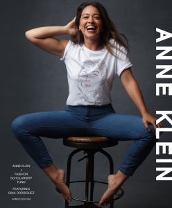 Gina Rodríguez es la nueva cara de la campaña otoño/invierno de Anne Klein.