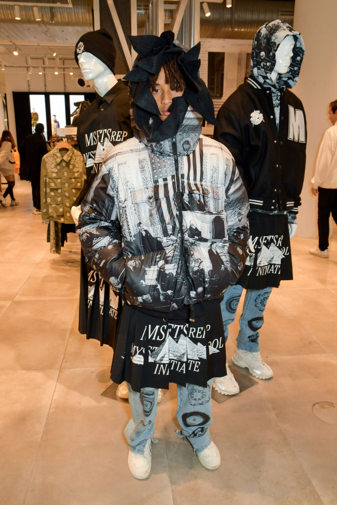 LONDRES, INGLATERRA - 7 DE OCTUBRE: Jaden Smith presenta la nueva colección AW22 de MSFTSrep en Selfridges el 7 de octubre de 2022 en Londres, Inglaterra.  (Foto de David M. Benett/Dave Benett/Getty Images para Selfridges & Co)