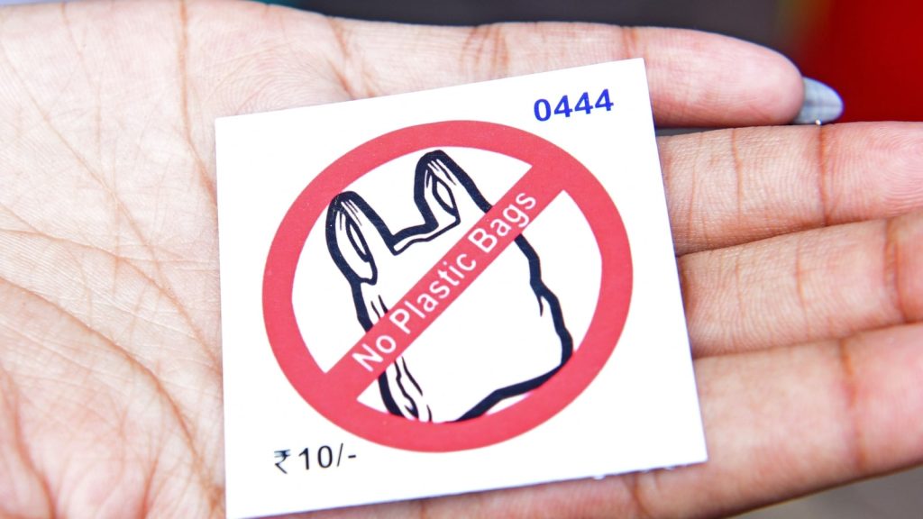 El Reino Unido está listo para prohibir los cubiertos y platos de plástico de un solo uso: lo que esto implicaría